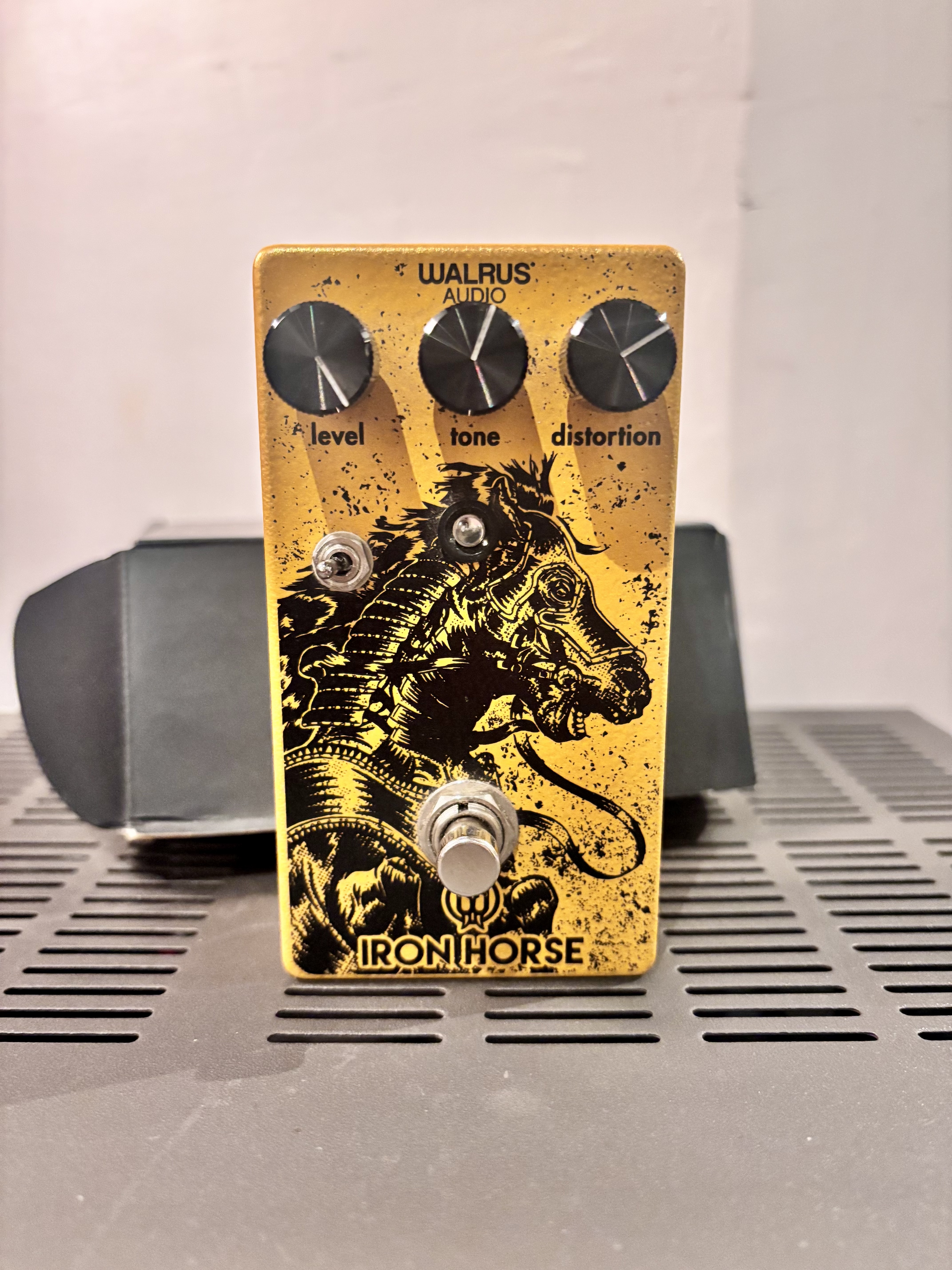 Walrus Audio Iron Horse LM308 V2 Distortion