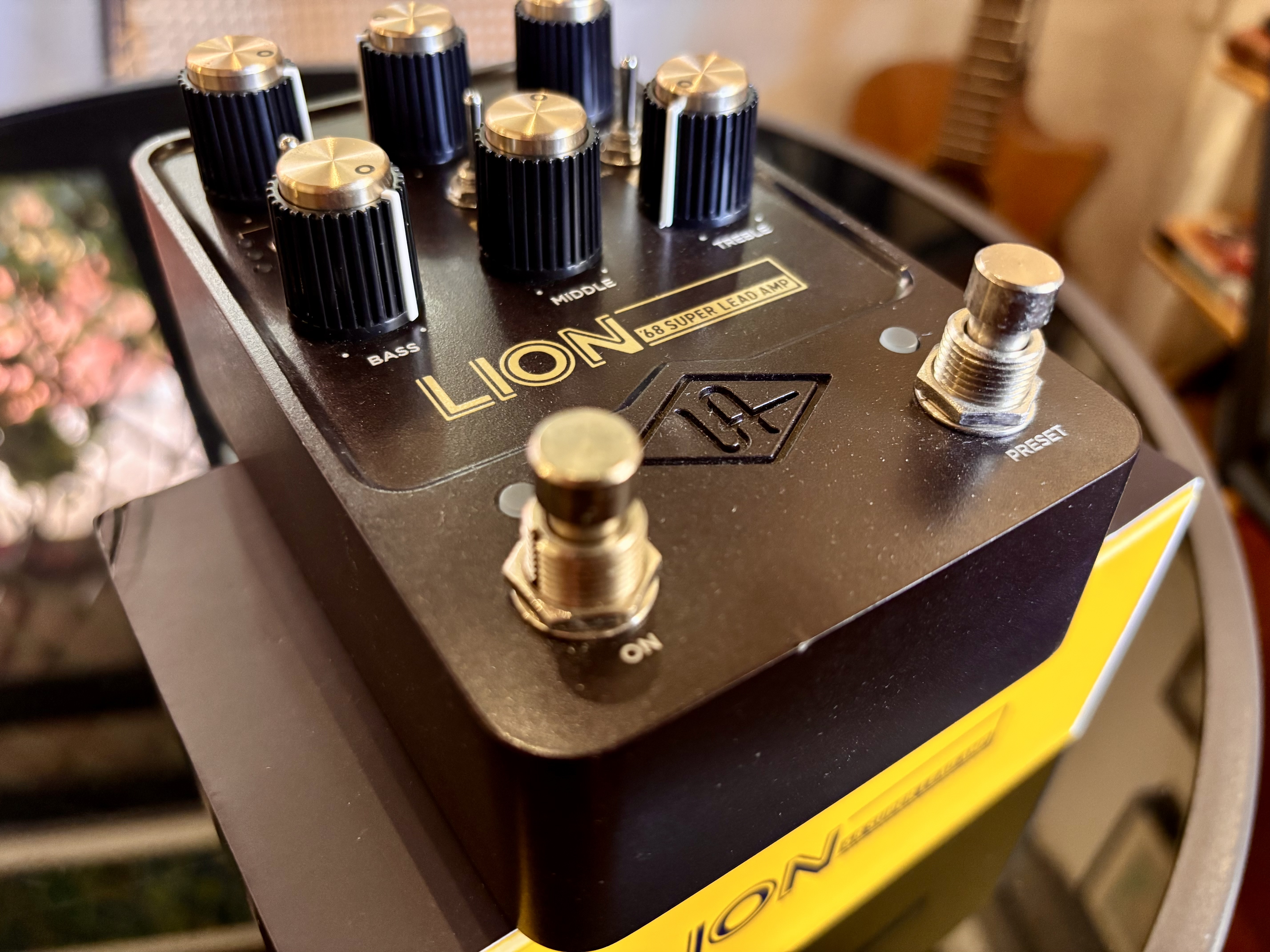 Universal Audio Lion ’68 Super Lead Amp Simulator - additional view