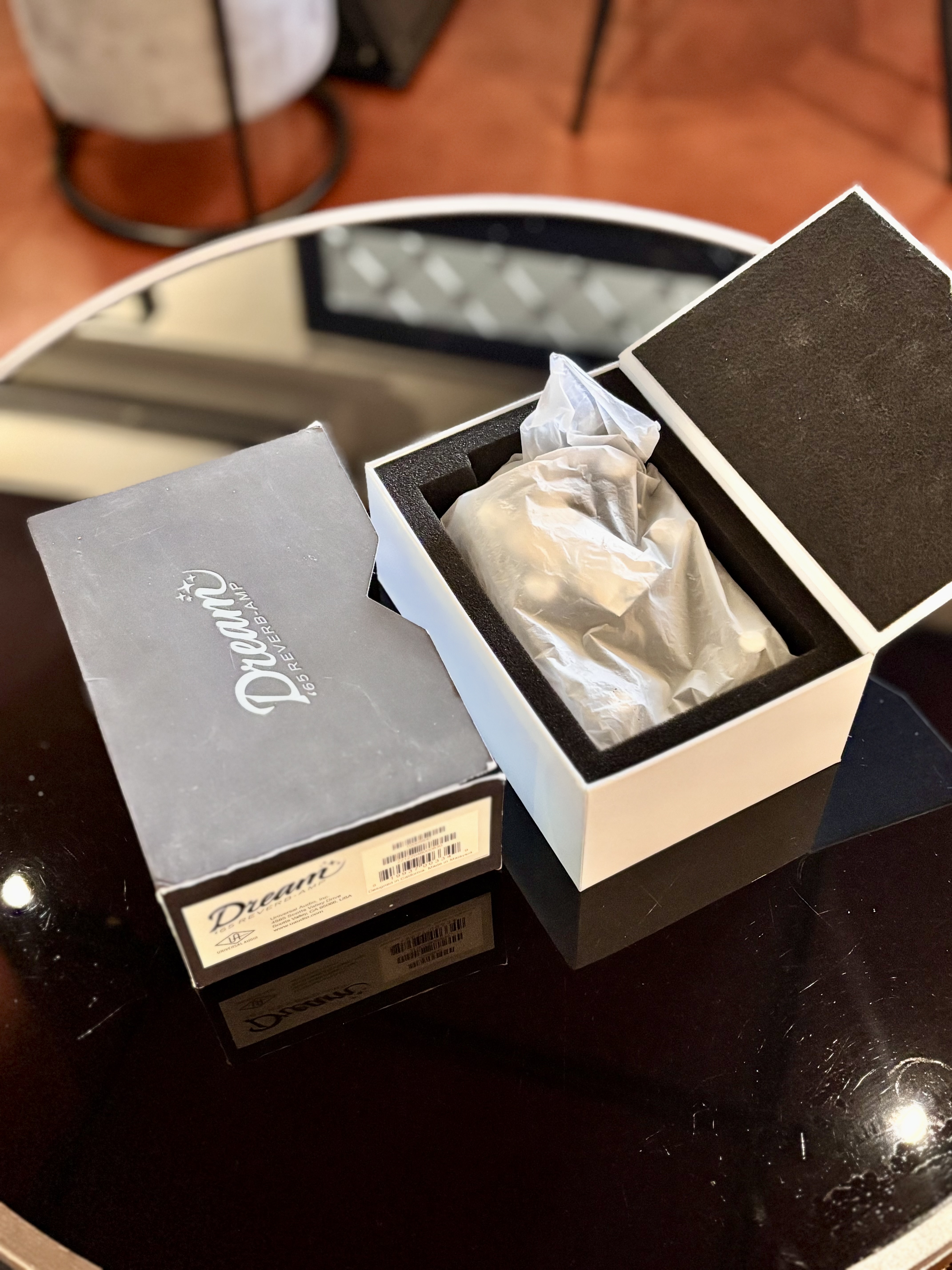 Universal Audio Dream ’65 Reverb Amplifier - additional view