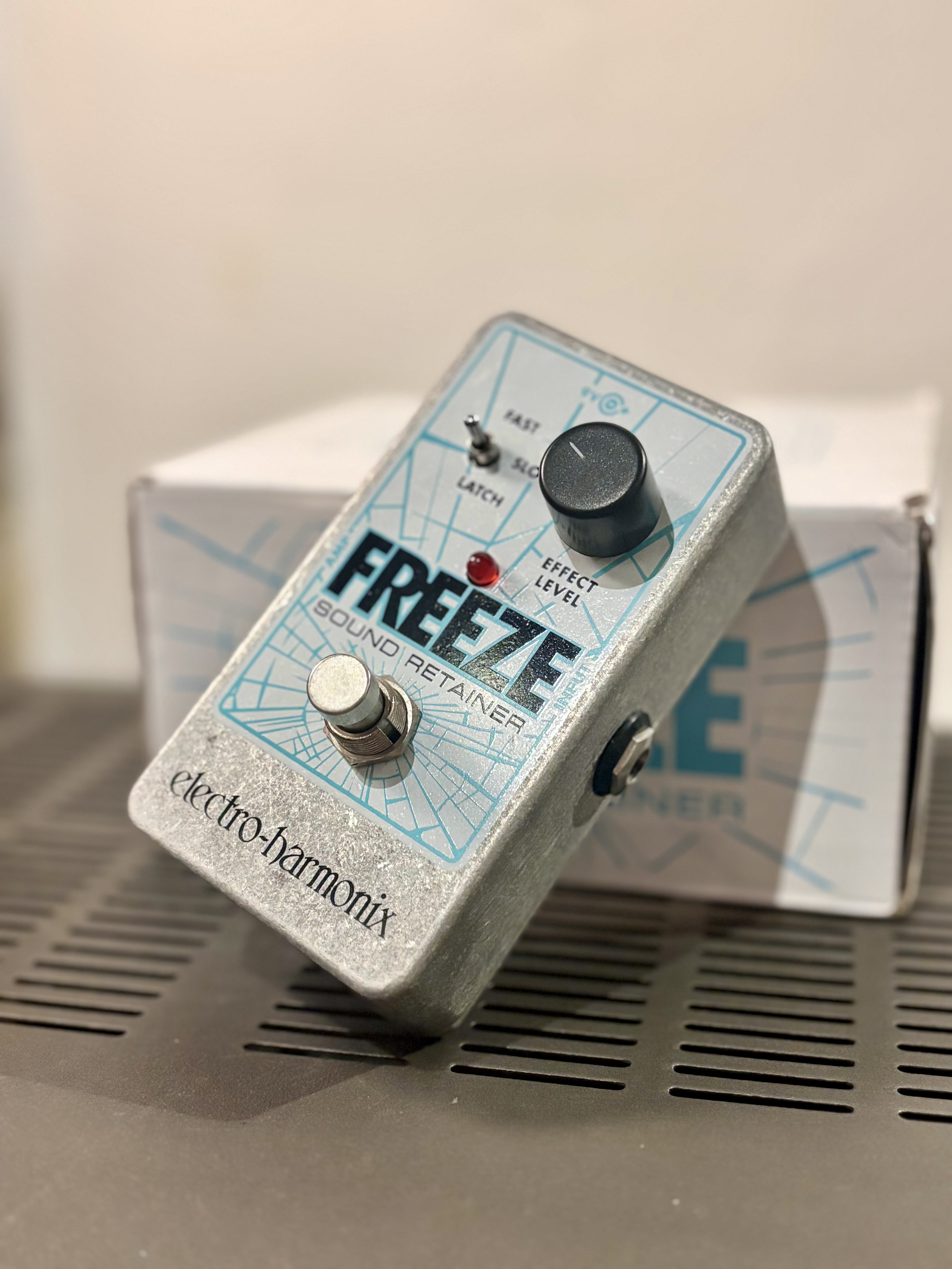 Electro-Harmonix Freeze Sound Retainer