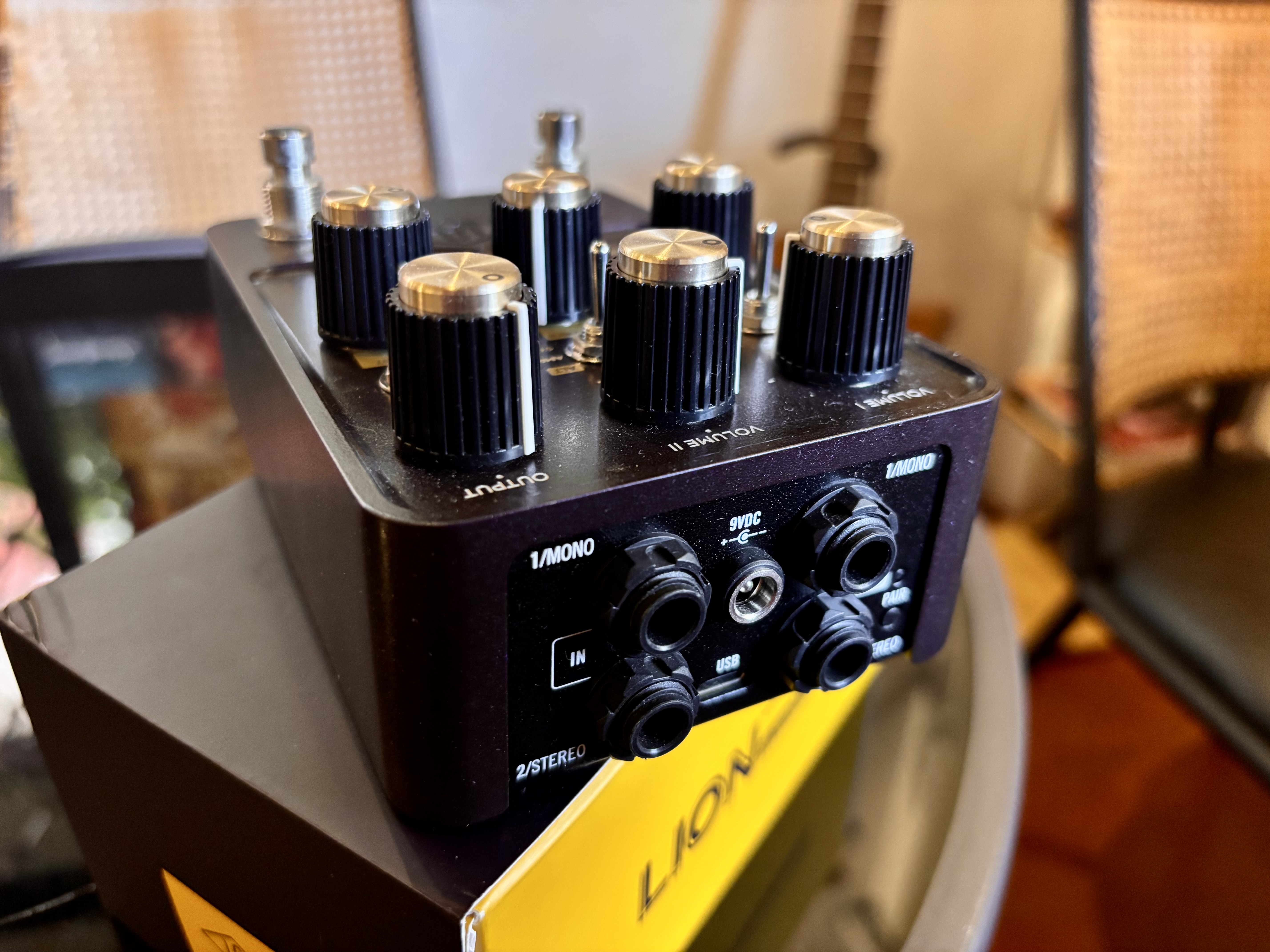 Universal Audio Lion ’68 Super Lead – Amp Simulator Pedal (Used, Excellent Condition) - additional view